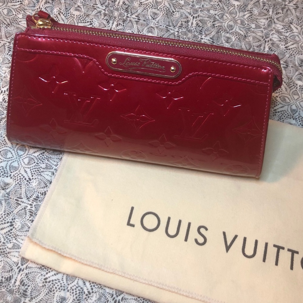 LV Trousse Cosmetic MM Pouch Monogram Vernis, Red